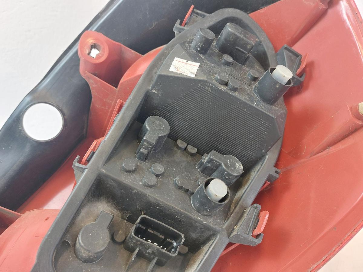 Renault Clio 3 III R Rückleuchte links Rücklicht Heckleuchte 3 türer