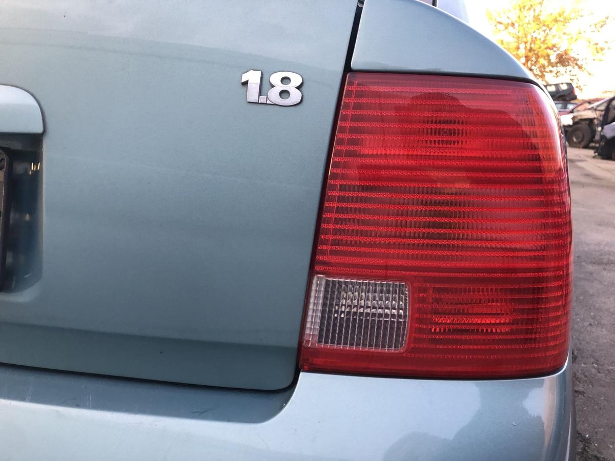 VW Passat 3B Rückleuchte rechts Rücklicht Limo Schlusslicht