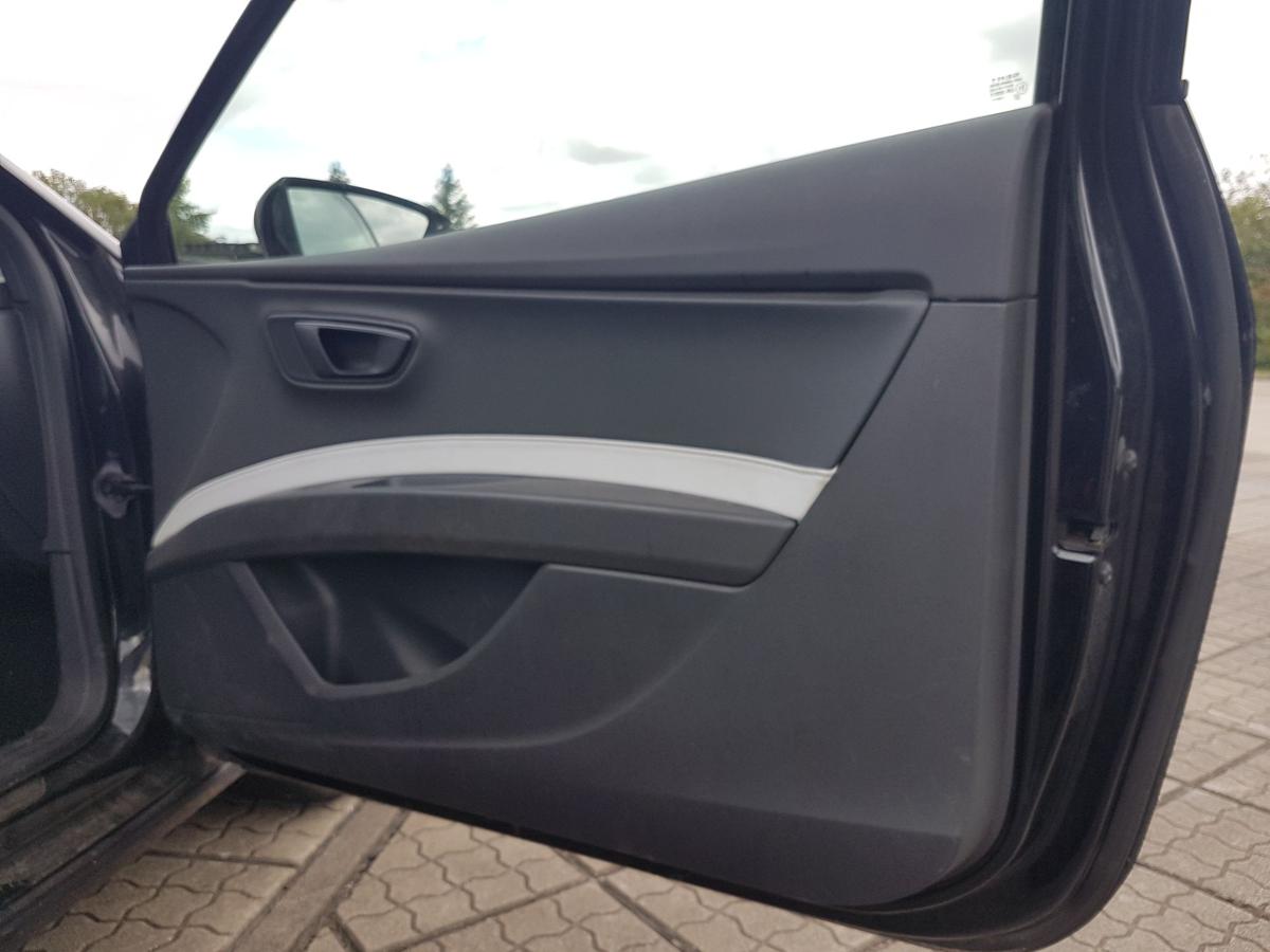 Seat Leon 5F T&uuml;r vorn rechts in LZ9Y Phantomschwarz Met Bj2014 3 T&uuml;rig Rohbau