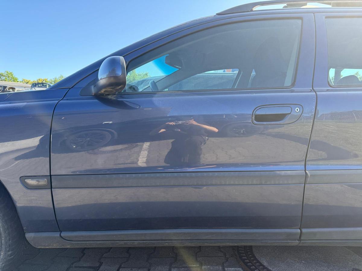 Volvo V70 II original Tür vorn links Bright Blue Metallic Rohbau BJ02