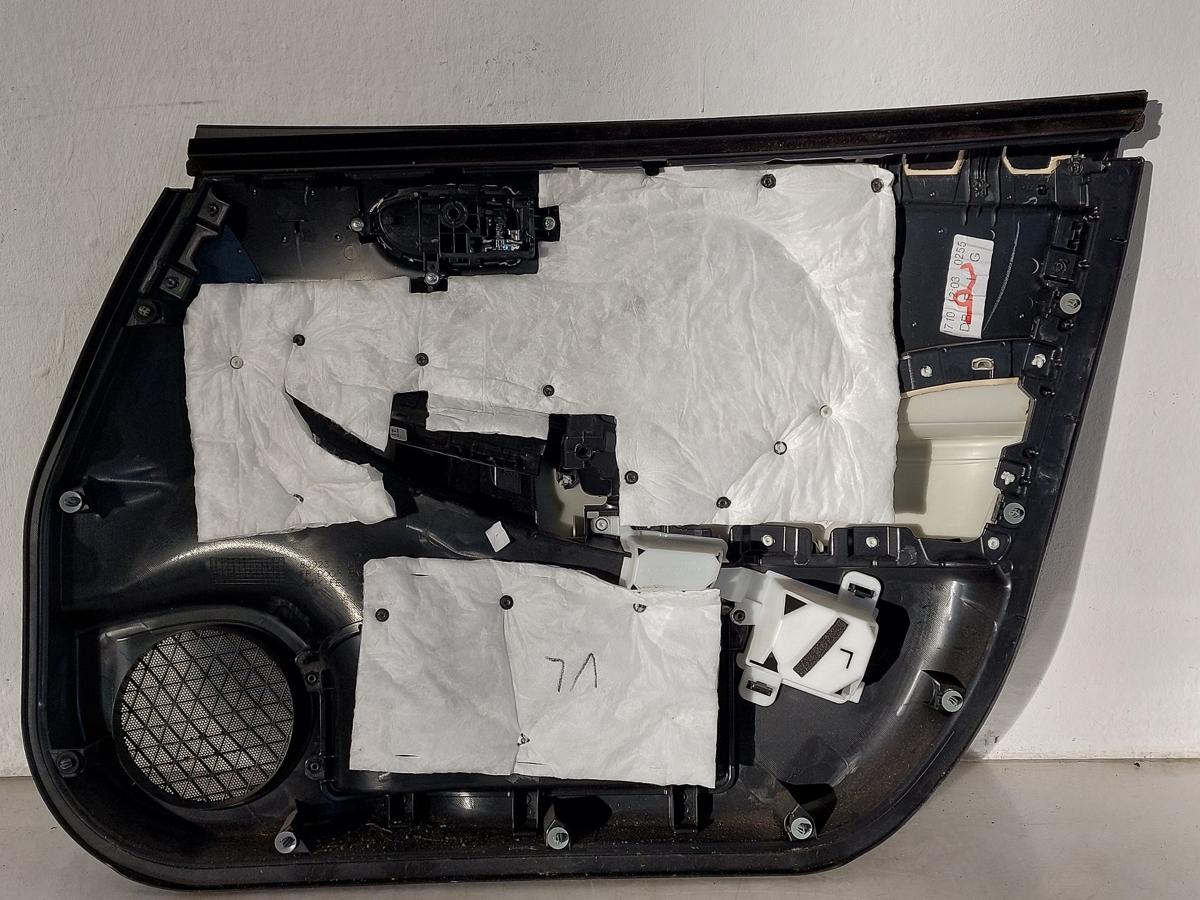 Nissan Leaf ZE1 40kWh T&uuml;rverkleidung vorn links Fahrert&uuml;r Fensterheberschalter