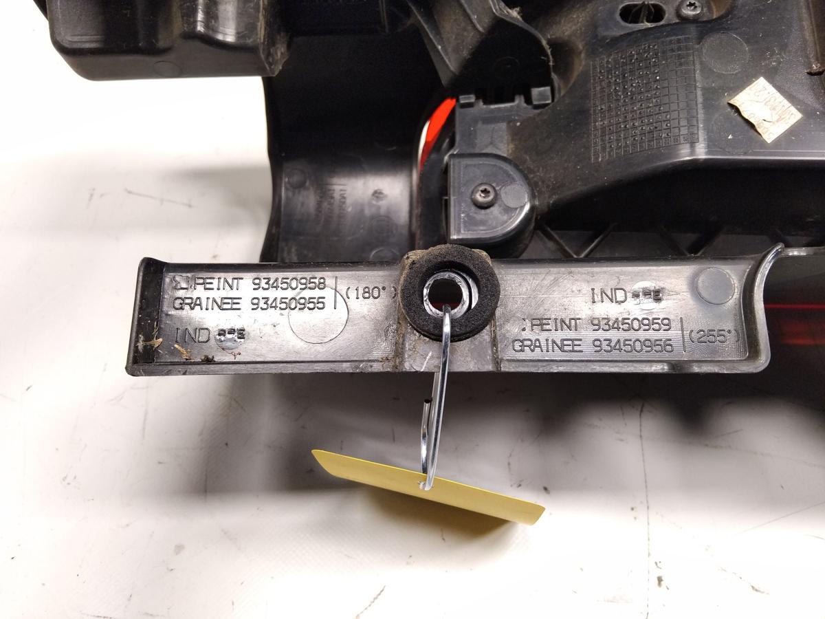 Renault Trafic 3 Kasten original Rückleuchte Heckleuchte links Bj.2021