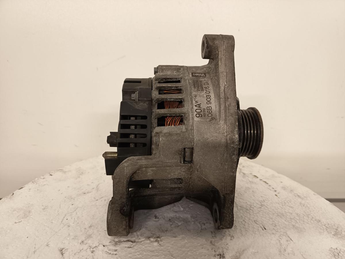 Audi A4 B5 Limo orig Lichtmaschine Generator 1,8L 92KW Benzin Bj 2000