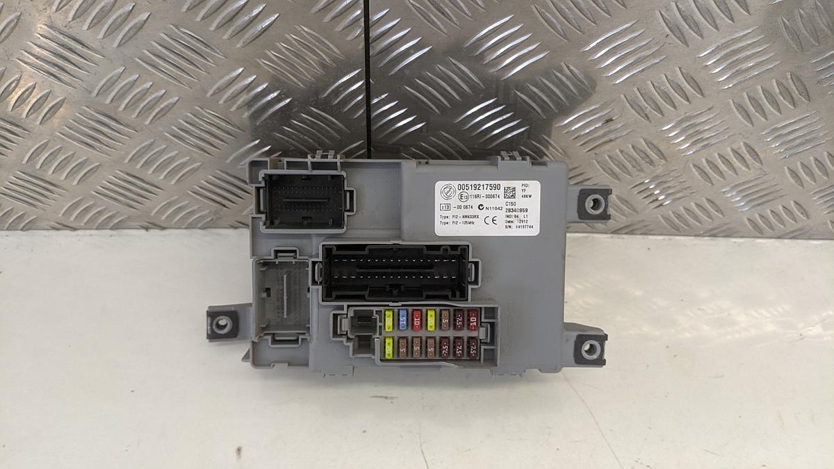 Fiat Doblo Typ 263 Steuergerät ECU mit Sicherungskasten 519217590