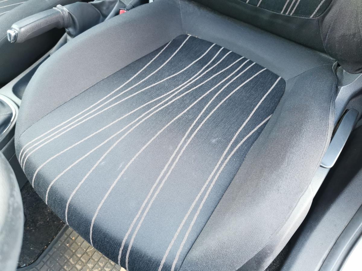 Opel Corsa D Fahrersitz Sitz Autositz vorn links 5 Türer Stoff höhenverstellbar