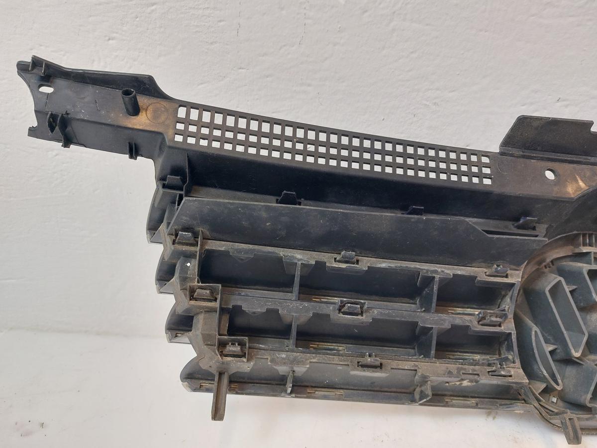 VW Bora 1J Kühlergrill Grill Frontgrill mit Chrom und Logo LB5N Indigoblau Perl
