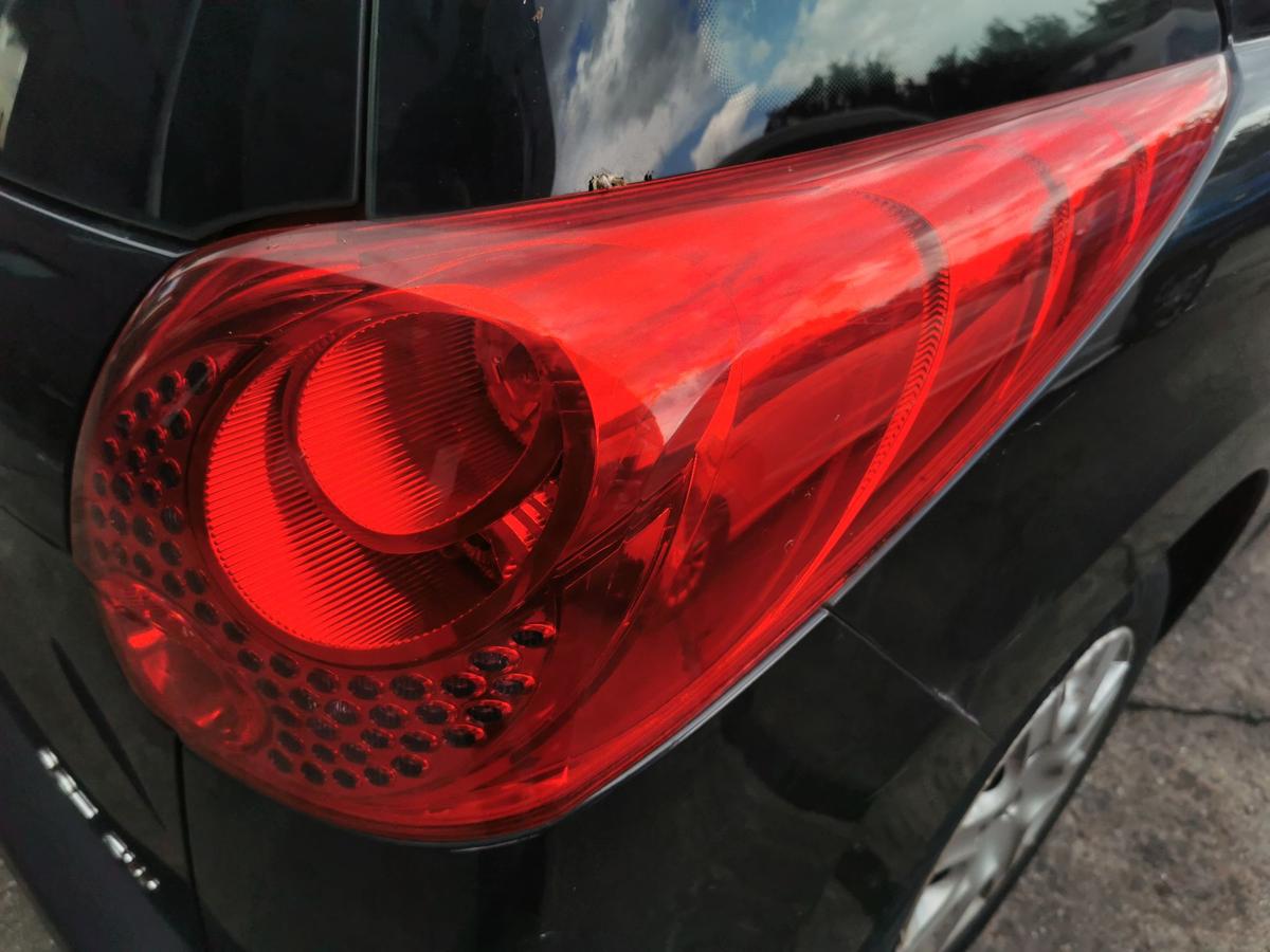Peugeot 207SW Rückleuchte Schlussleuchte Rücklicht Lampe hinten rechts Kombi SW