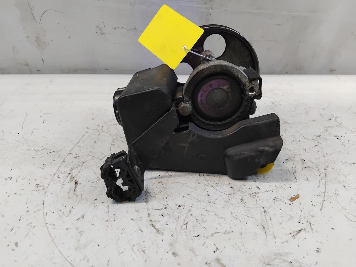 Peugeot 206 original Servopumpe 1.4 55kw KFW Bj.2008