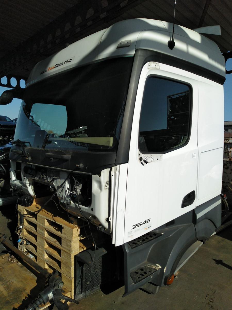 Mercedes Actros MP4 963 Fahrerhaus Fahrerkabine StreamSpace Bj.2018 KEIN VERSAND