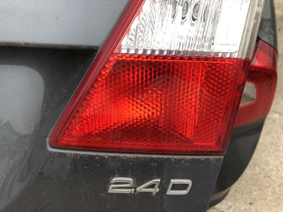 Volvo V70 Typ B R&uuml;ckleuchte innen rechts Heckklappenteil R&uuml;cklicht Heckleuchte