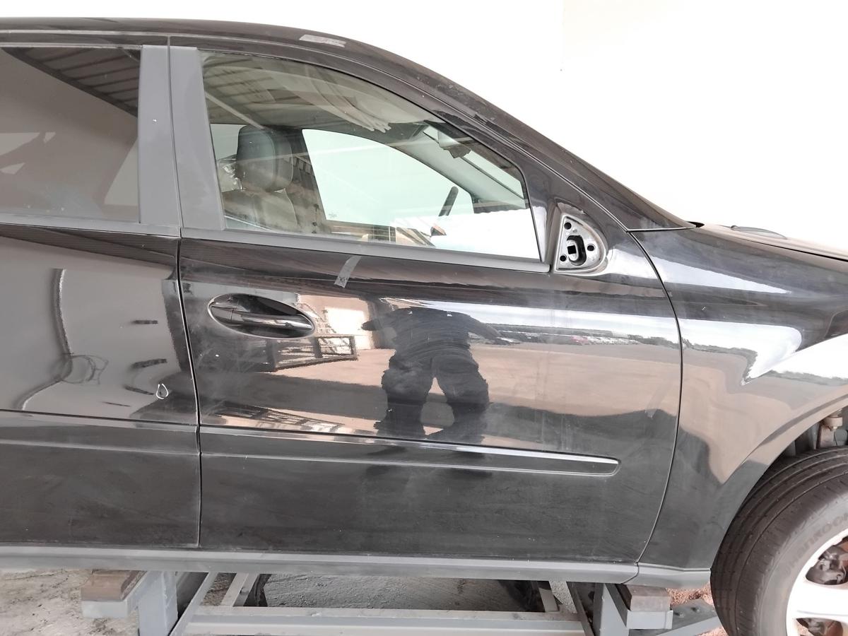 Mercedes ML164 Tür vorn rechts Beifahrertür ROST BJ2006 197 obsidianschwarz