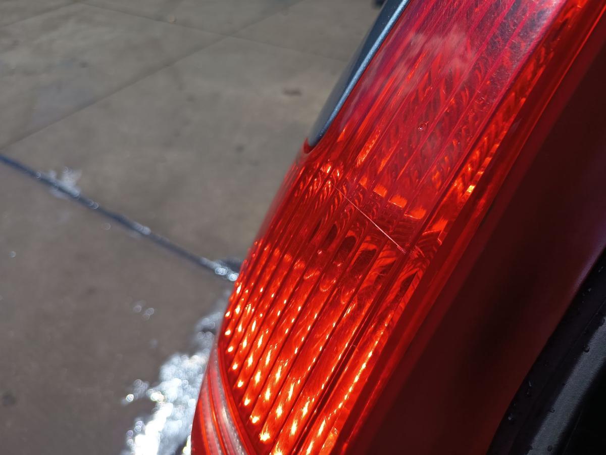 Citroen C4 5t&uuml;rig original R&uuml;ckleuchte links Heck Schlusslicht Bj 2007