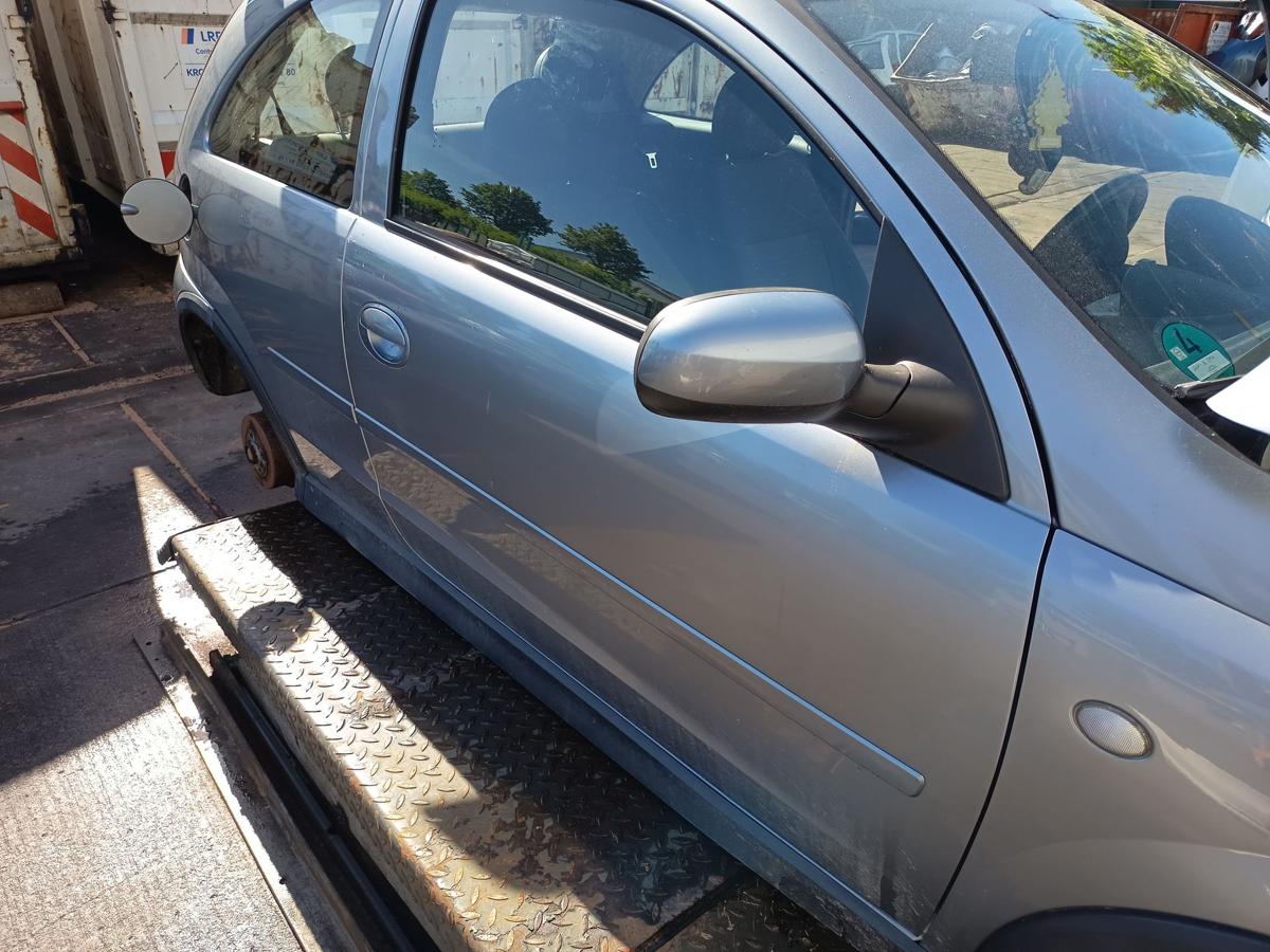 Opel Corsa C original T&uuml;r rechts Beifahrer 3t&uuml;rig Z163 Lichtsilber Bj 2005