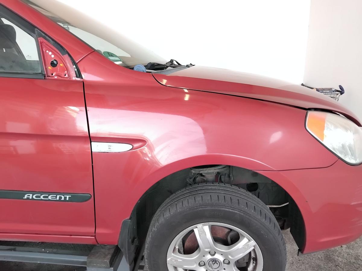 Hyundai Accent 3 MC original Kotfl&uuml;gel vorn rechts N8 Tango Red 3-t&uuml;rig BJ2007