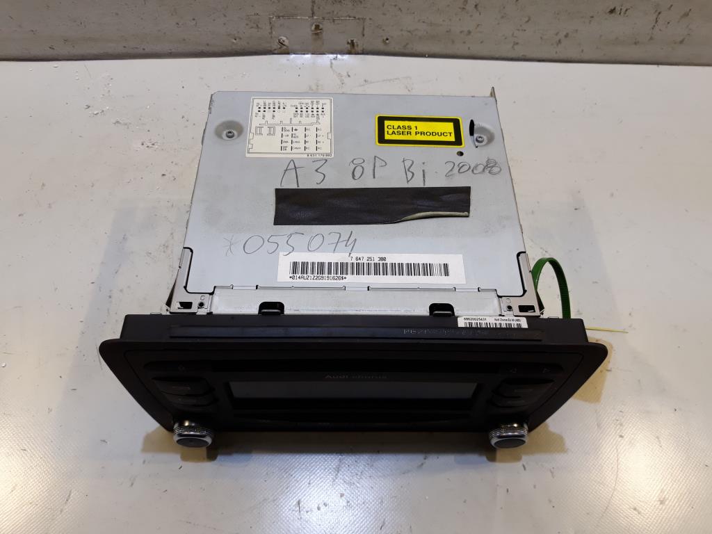 Audi A3 8P BJ 2007 original Autoradio Chorus Blaupunkt 8P0035152C