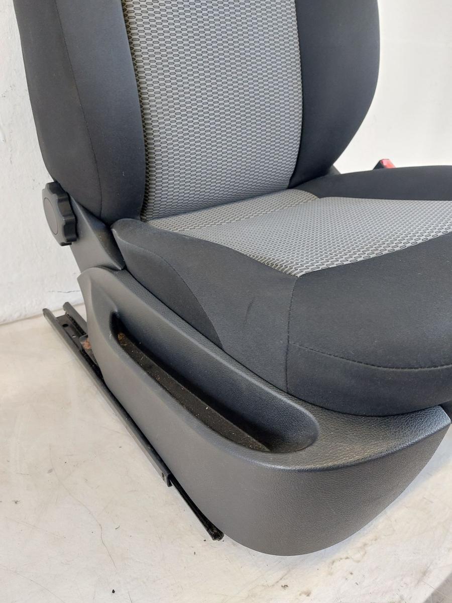 VW Polo 6R Sitz vorne rechts Beifahrersitz Stoff ohne Heizung