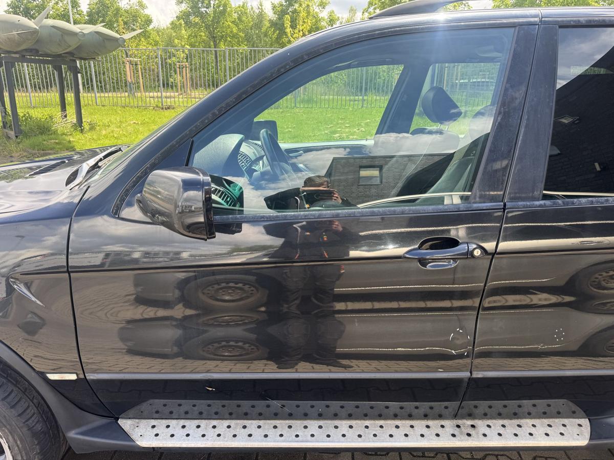 BMW X5 E53 original T&uuml;r vorn links 475 Blacksaphire Metallic Rohbau Bj.2003