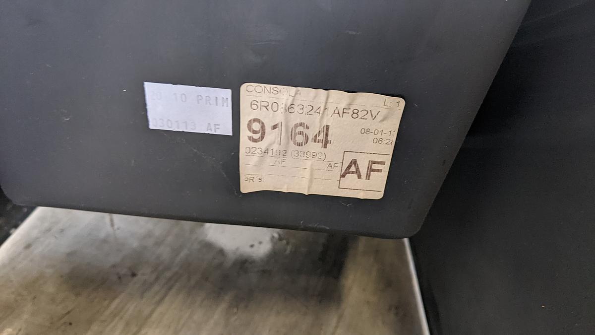 VW Polo 6R Tunnelverkleidung Mittelkonsole Mitteltunnel