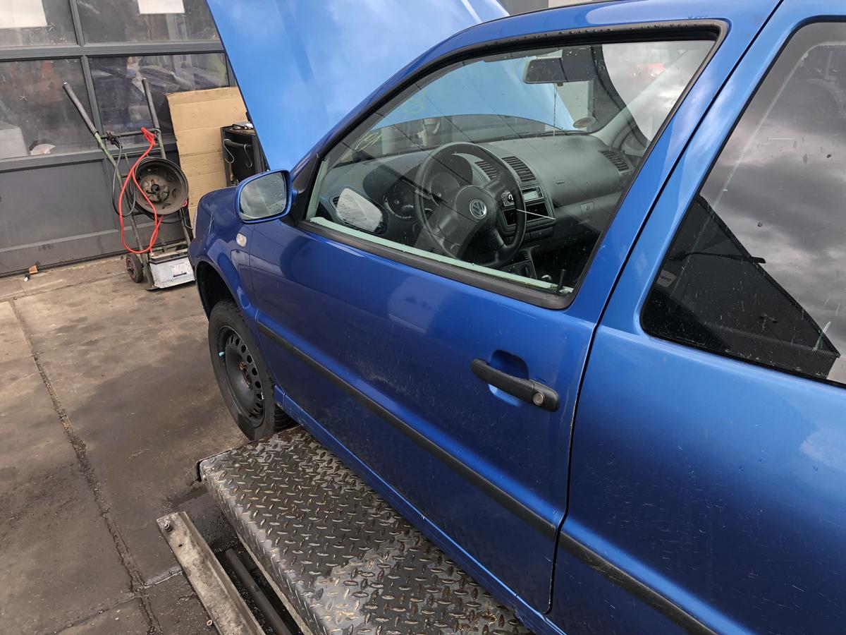 VW Polo 6N2 original Tür links Fahrer A5M Mercatoblau Bj 2001