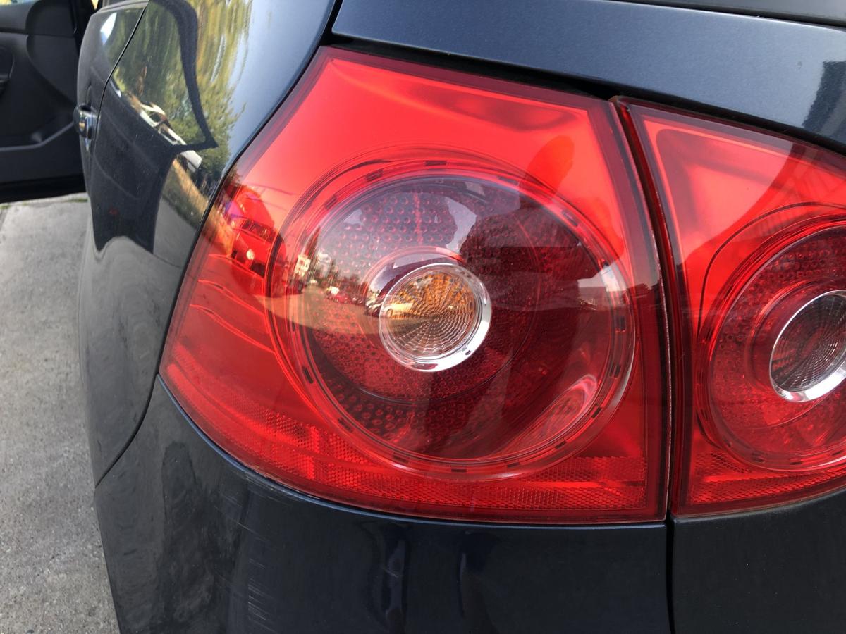 VW Golf 5 V 1K R&uuml;ckleuchte links au&szlig;en R&uuml;cklicht Heckleuchte f&uuml;r 3 und 5 t&uuml;rer