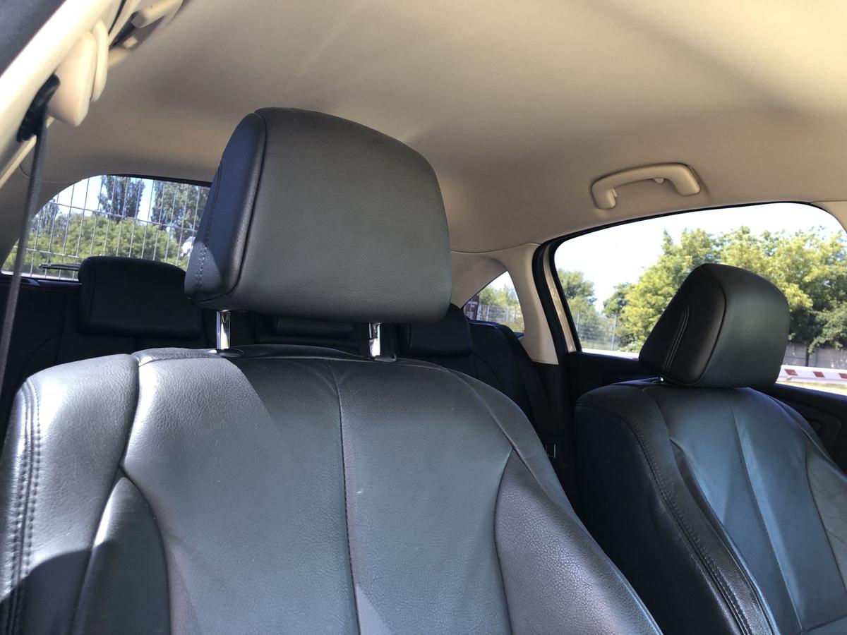Citroen C4 Typ L Ledersitz vorn rechts Leder schwarz manuelle Verstellung