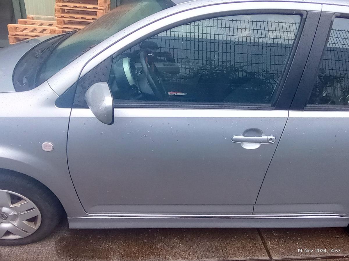 Daihatsu Sirion M300 orig Tür vorn links Fahrertür 5trg S28 Silber Bj 2007