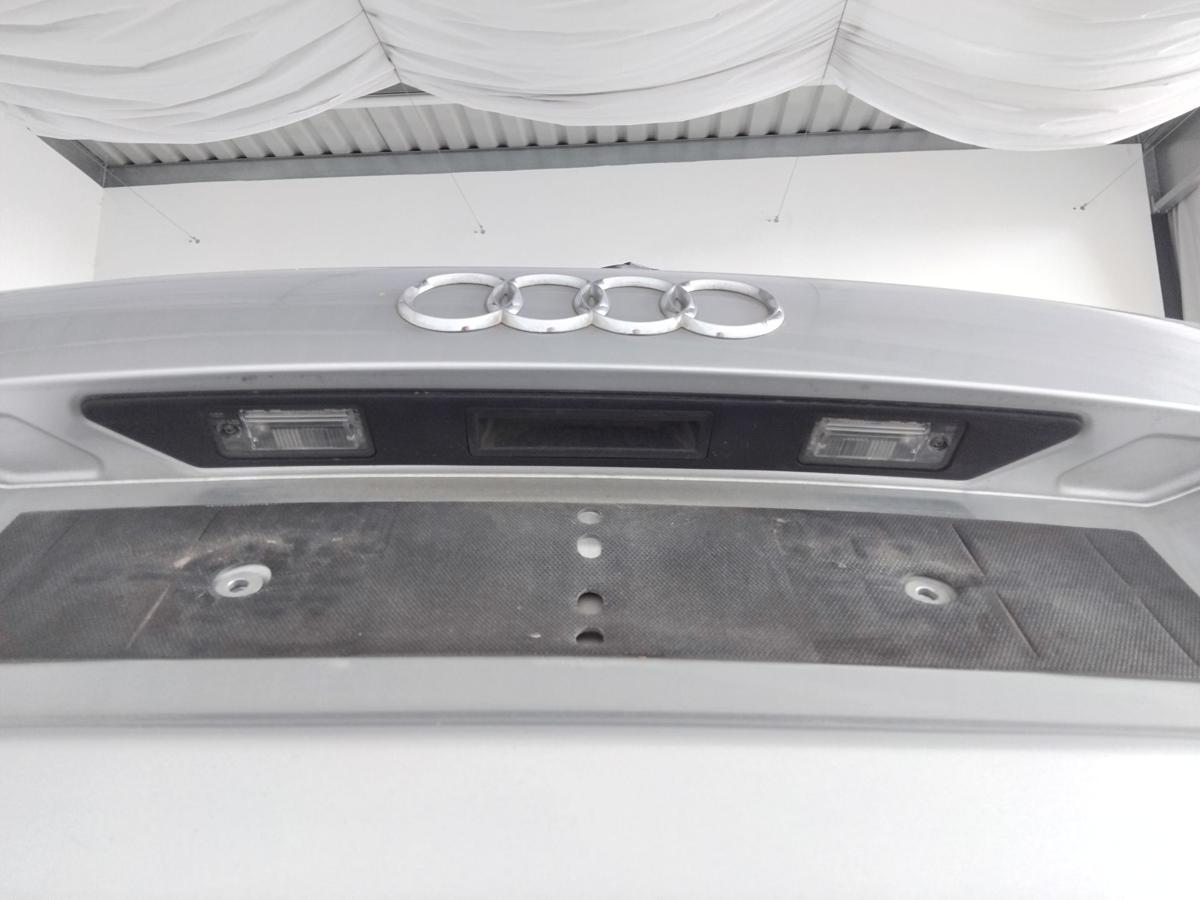 Audi A3 8P Sportback Heckklappe lichtsilber LY7W mit Heckscheibe 5 Türer BJ2006