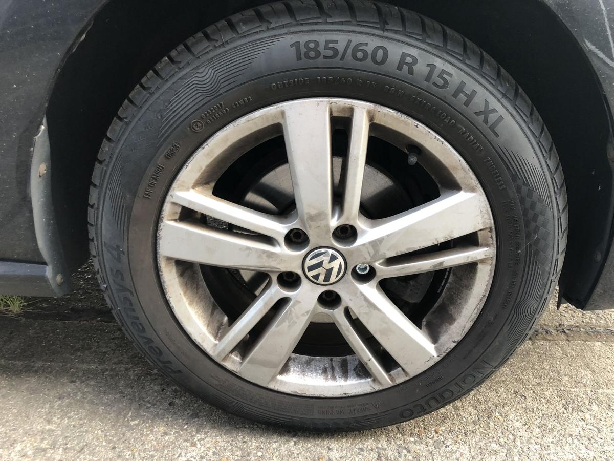 VW Polo 6R Radsatz Alufelgen Sommerräder OEM 15 Zoll 185 60 R15 Komplettradsatz