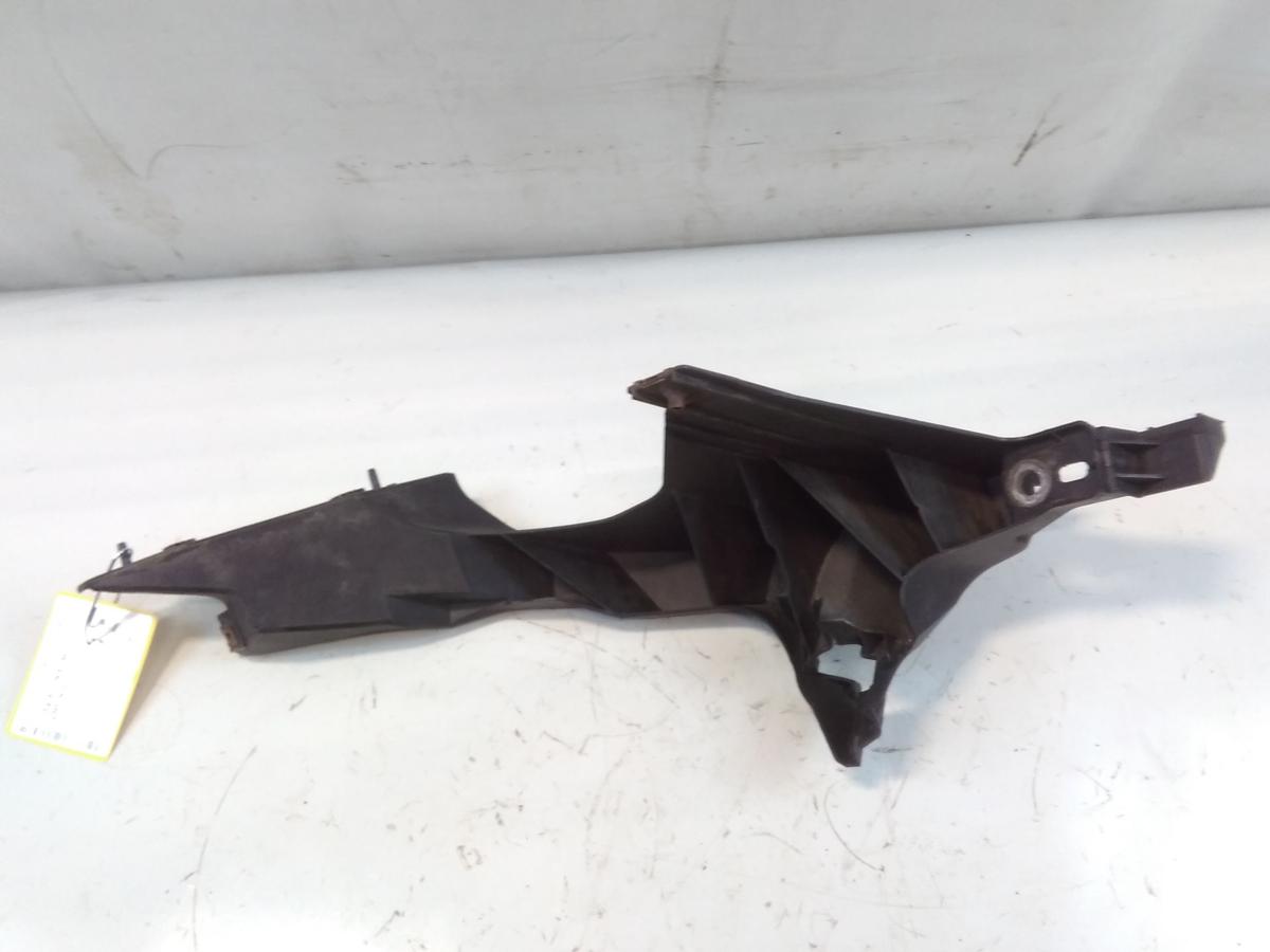 Audi A1 8X original Aufnahme Scheinwerfer links 8X0805607 BJ2010