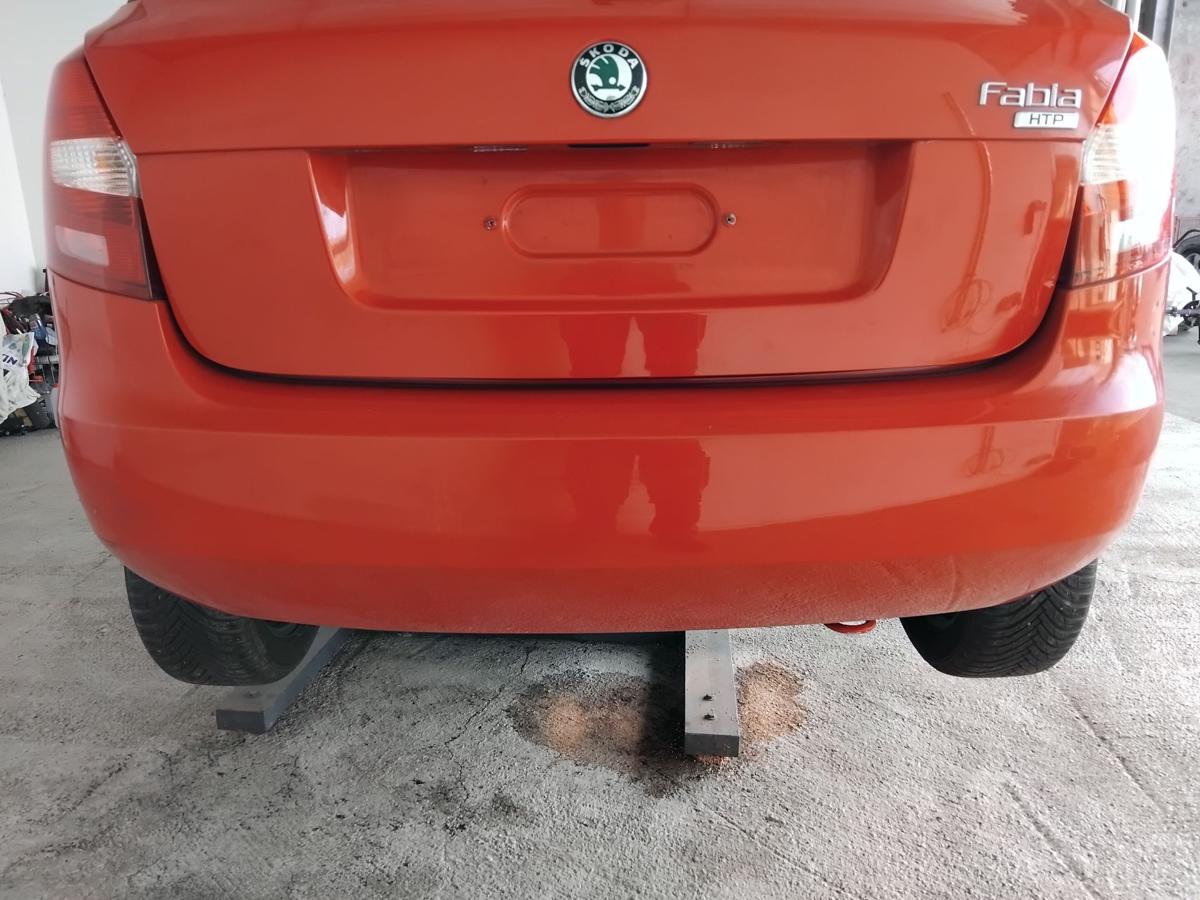 Skoda Fabia 2 5J original Stoßfänger Stoßstange hinten Fließheck Bj.2009 corridarot 8151