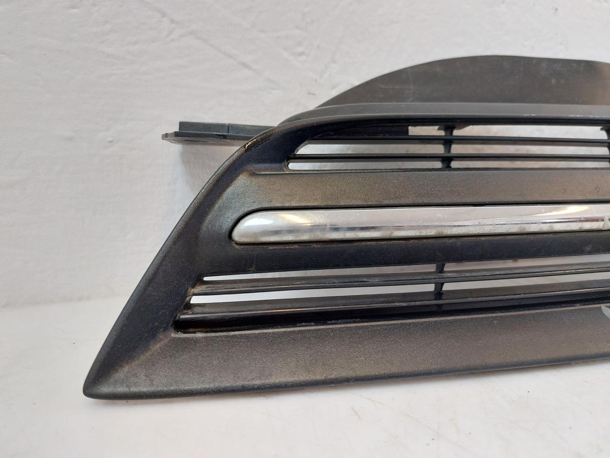 Nissan Micra K12 Kühlergrill Frontgrill Grill vorn links mit Blinkleuchte bis 05