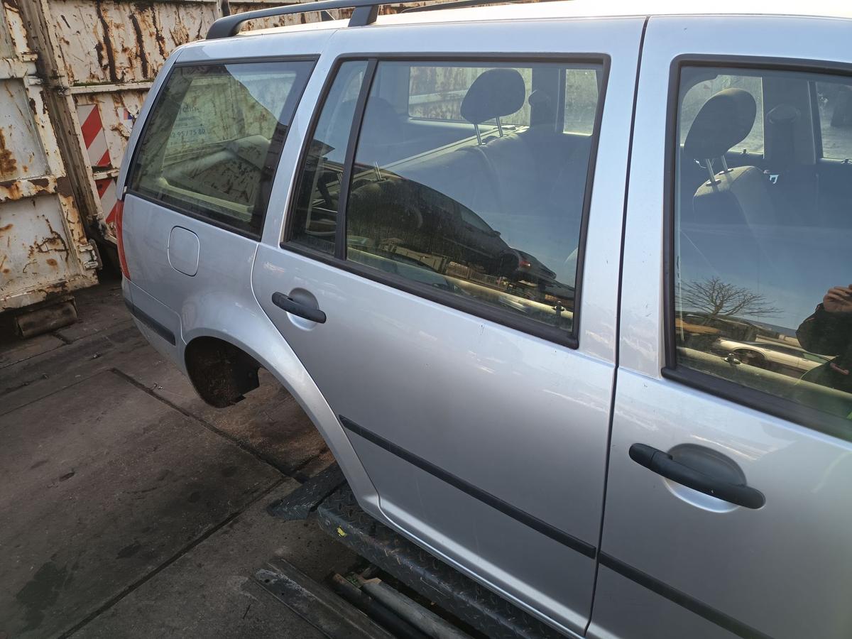 VW Golf IV Kombi original T&uuml;r hinten rechts LA7W silber Baujahr 2003