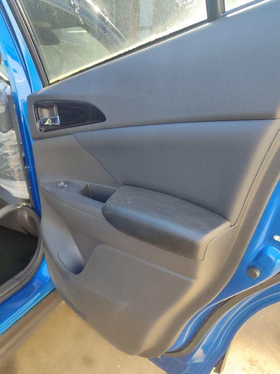 Mitsubishi Eclipse Cross original T&uuml;r rechts hinten D06B blau T&uuml;rscheibe