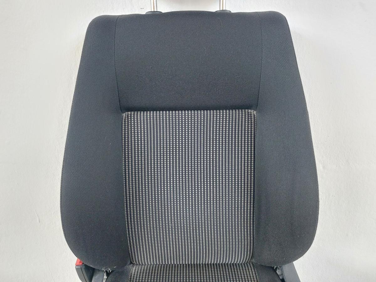 VW Golf 4 Bora 1J Variant Sportsitz Sitz vorn links Fahrersitz Stoff 5 türer