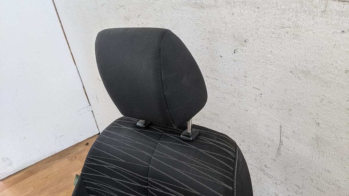 Mazda 2 DE Beifahrersitz Sitz vorn rechts Stoff 5 T&uuml;rer