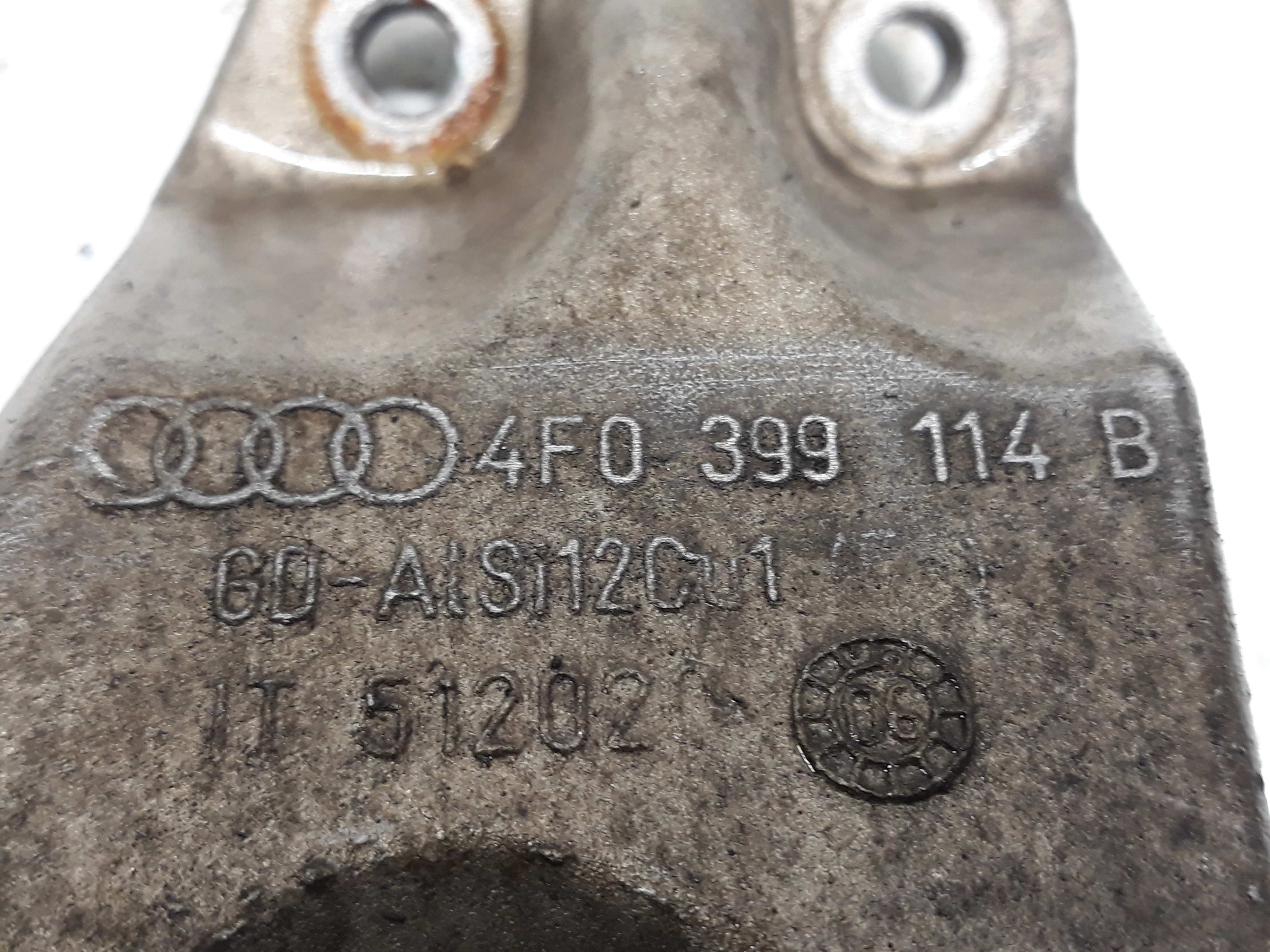 Audi A6 4F Getriebehalter seitlich links 4F0399113B rechts 4F0399114B BJ2006