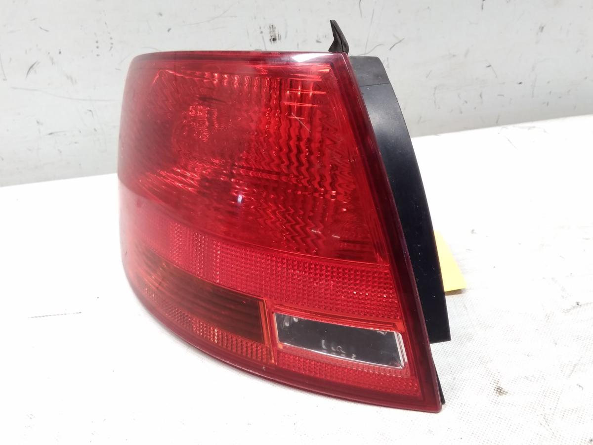 Audi A4 8E B7 Avant orig. Rückleuchte Heckleuchte links außen BJ2005 8E9945095C