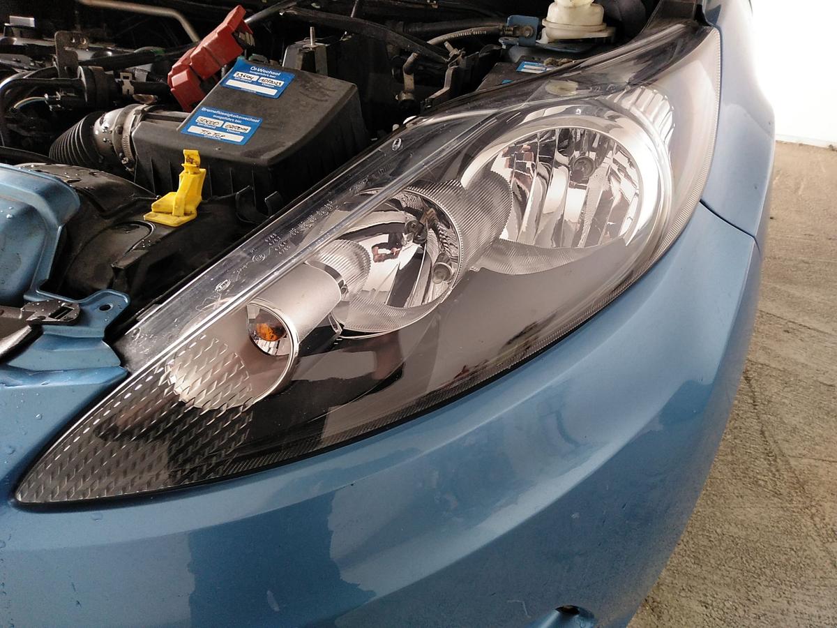 Ford Fiesta JA8 original Scheinwerfer links Hella mit LWR Bj.2010