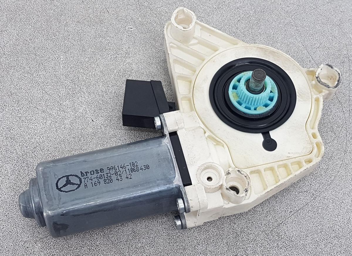 Mercedes A Klasse W169 Fensterhebermotor vorn links A1698204342 996146102 Bj08