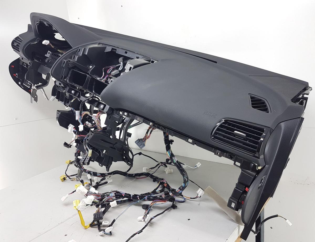 Mitsubishi Eclipse Cross original Armaturenbrett Cockpit Facelift BJ2023