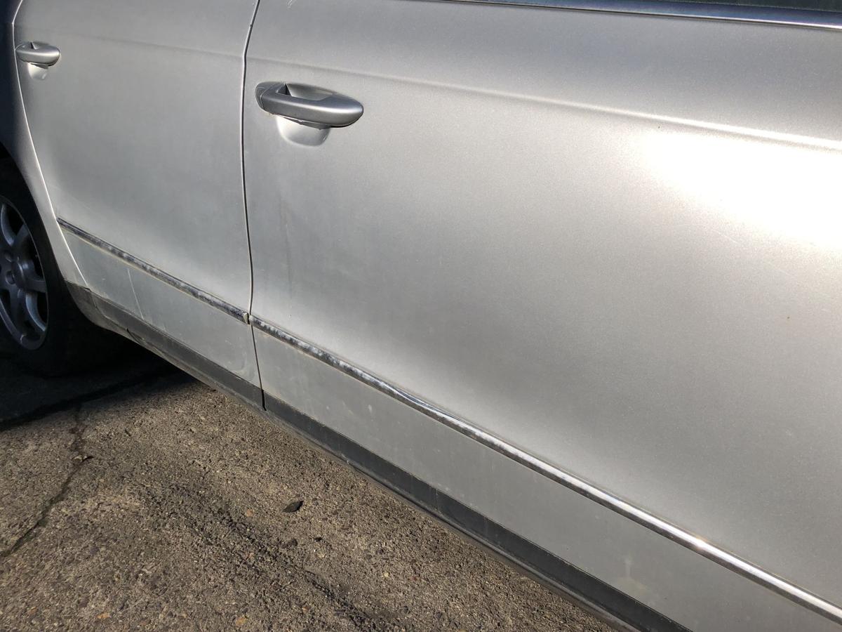 VW Passat 3C B6 T&uuml;r vorn rechts Beifahrert&uuml;r im Rohbau LA7W Reflexsilber Met