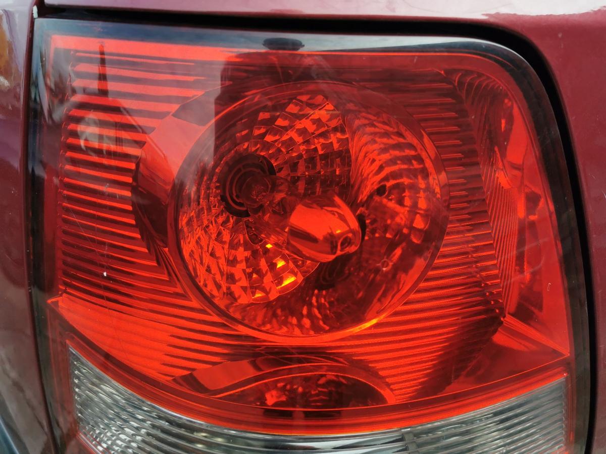 Kia Sorento JC Rückleuchte Schlussleuchte Rücklicht hinten links bis 2006