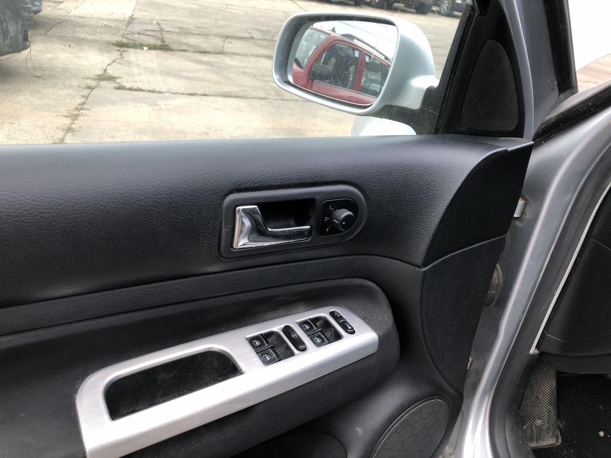 VW Bora 1J T&uuml;rverkleidung vorn links Innenverkleidung T&uuml;r T&uuml;rpappe auch Golf 4