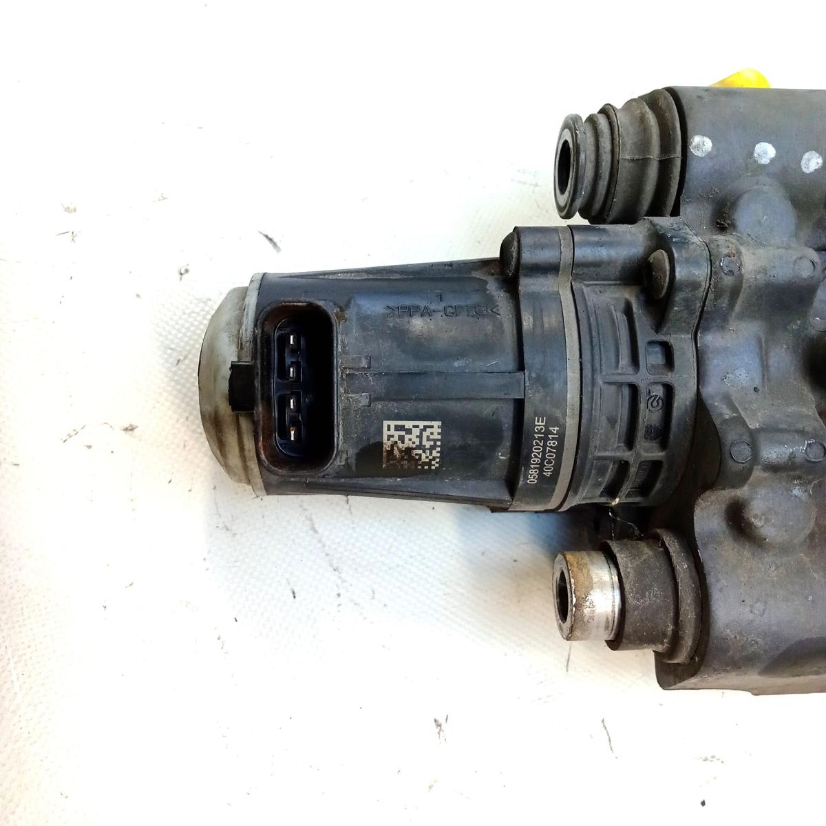 Tesla Model S original Bremssattel Feststellbremse Hinterachse links Bj.2019
