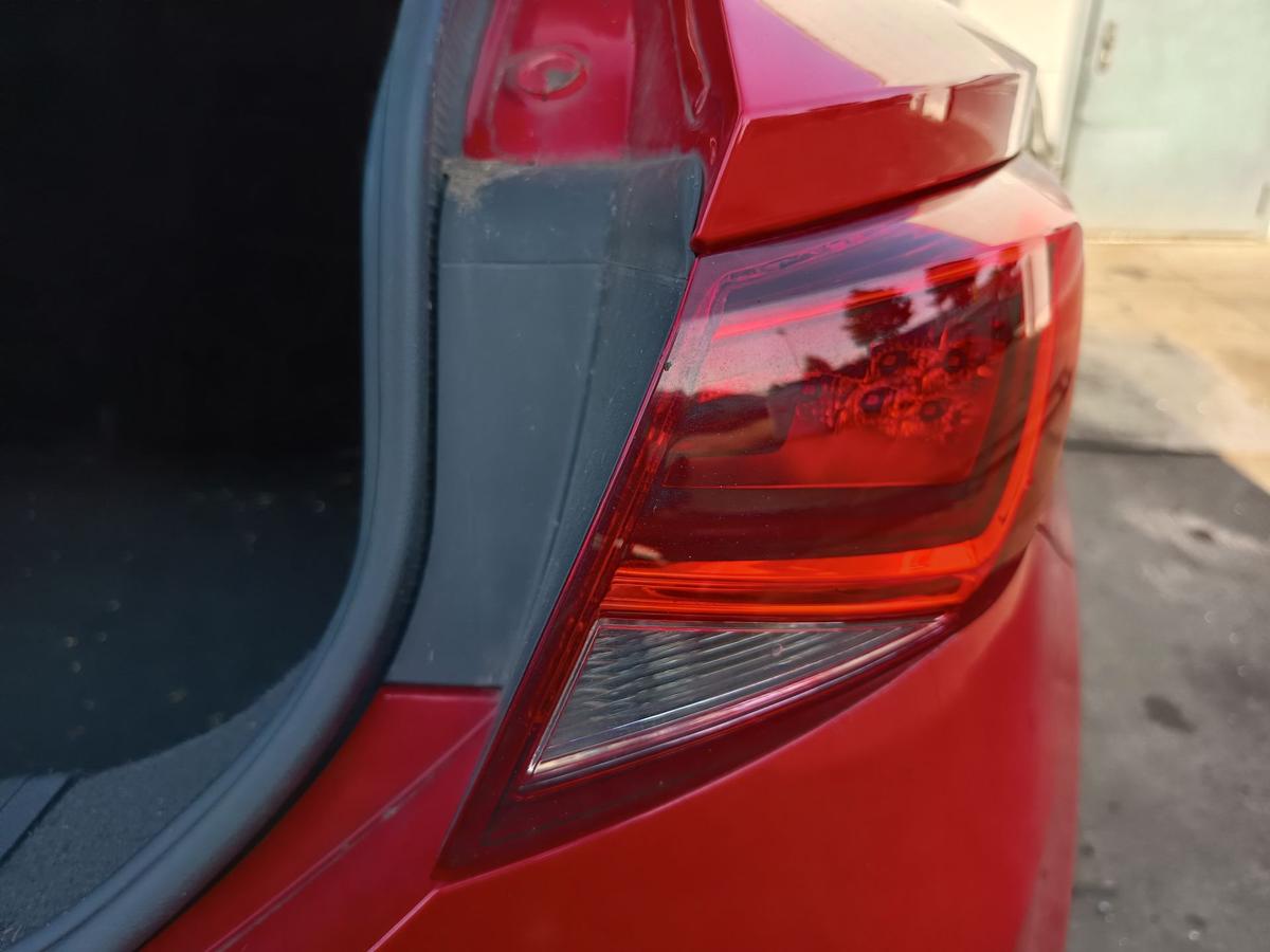 Seat Leon III Limo original LED Heckr&uuml;ckleuchte rechts aussen Schlusslicht Bj14
