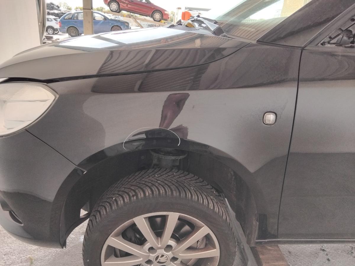 Skoda Fabia 2 5J Facelift original Kotflügel vorn links LF9R BJ2014 Delle