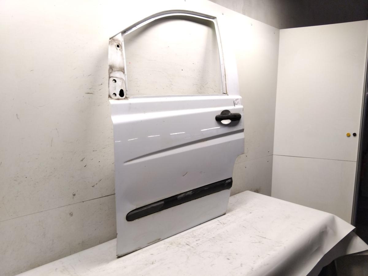 Mercedes Benz Vito 639 T&uuml;r vorn links Fahrert&uuml;r arktikwei&szlig; 9147 Bj.2004