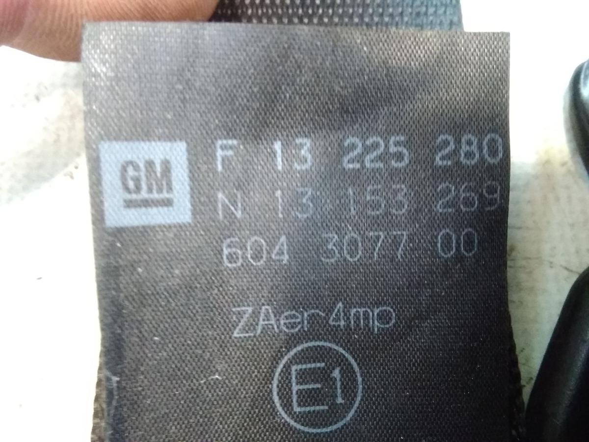 Opel Corsa D orig Sicherheitsgurt vorn links 5-t&uuml;rig schwarz unfallfrei BJ2006