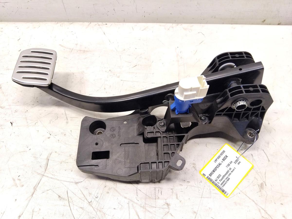 Tesla Model S Facelift original Bremspedal mit Lagerbock Bj.2023