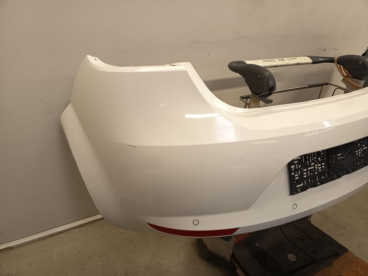 Seat Leon 1P orig Sto&szlig;stange hinten Sto&szlig;f&auml;nger LB9A Wei&szlig; Bj 2007